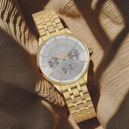 Titan Neo Analog White Dial Men's WatchElevate your style with this sophisticated timepiece from Titan’s Neo collection.